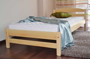 Postel z masivu: Elegantní a funkční základ vaší ložnice